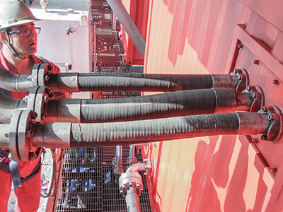 خراطيم شفط وضخ البترول